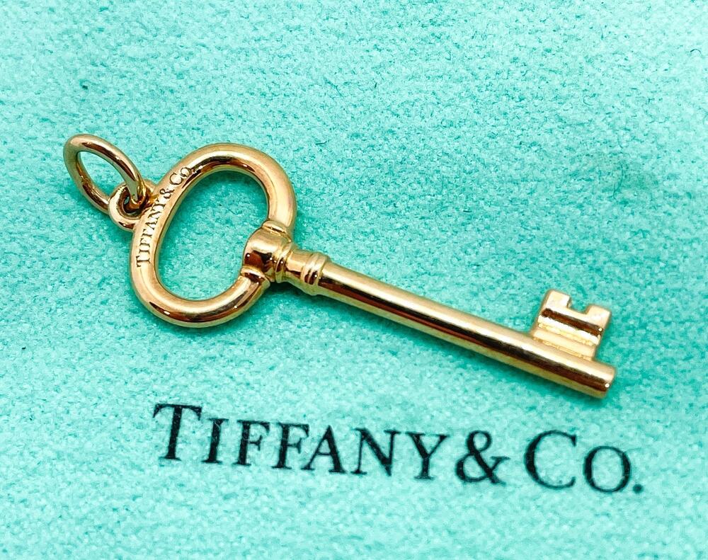 Tiffany & Co. 18K Rose Gold 1.4" Oval Key Pendant 3.03g